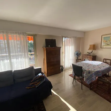 French Riviera Raphael Retreat