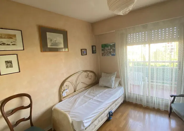 French Riviera Raphael Retreat 아파트